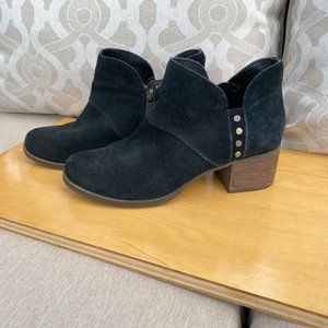 LAST CHANCE - KOOLABURRA BY UGG SOFIYA BOOTIE
